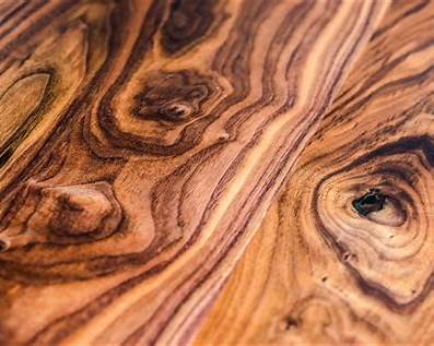 What Makes a Solid Wood Table Feel Different From the Moment You Sit Down? 2